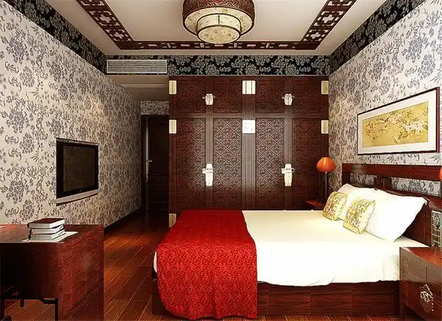 郑州180平中式装修,青花瓷壁纸配红木家具,传统与现代的融合