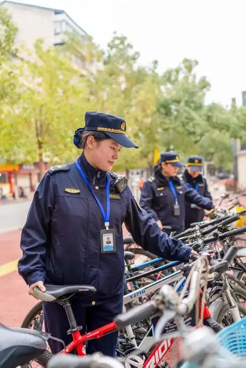城管巾帼花平凡绽芳华