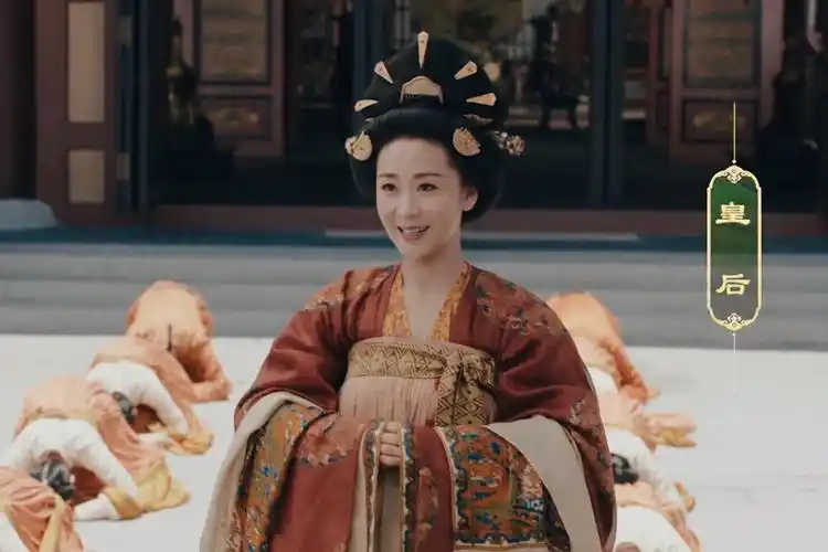 苗圃骊歌行热播从穆桂英到皇后再见演员本心