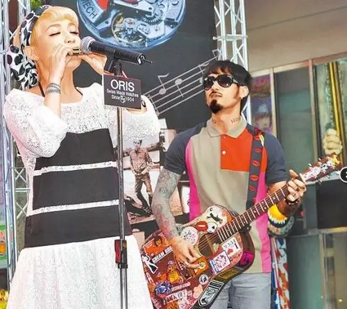 范晓萱否认与男友8年情断自曝被同性追求