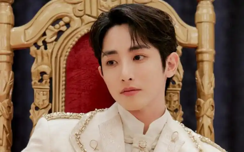 啊呀呀呀,李洙赫这几张真好看