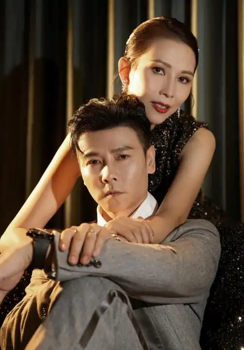 蔡少芬晒和老公张晋合影,夫妻同框撒狗粮,真人神仙眷侣最好磕了