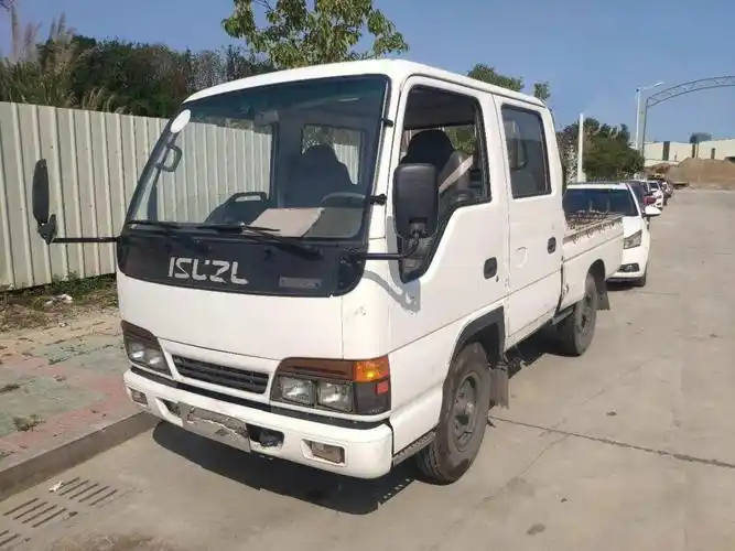 揭阳未上牌五十铃双排单轮带卡白色手动挡