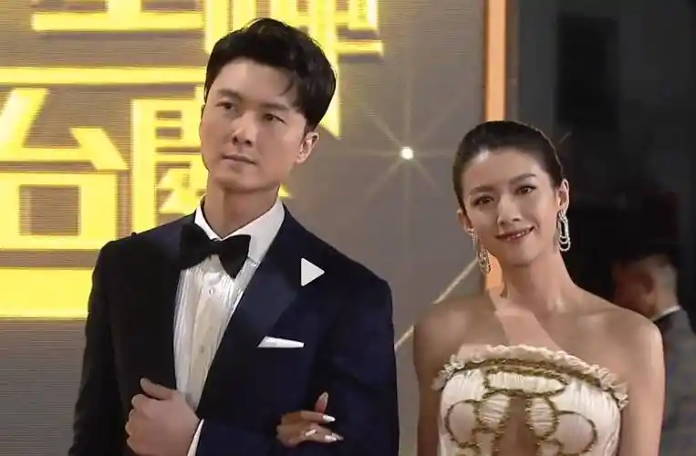 老婆陈自瑶独美,老公王浩信挽着蔡思贝_yoyo_媒体_绯闻