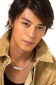 霍建华的脸型是属于国字脸的.