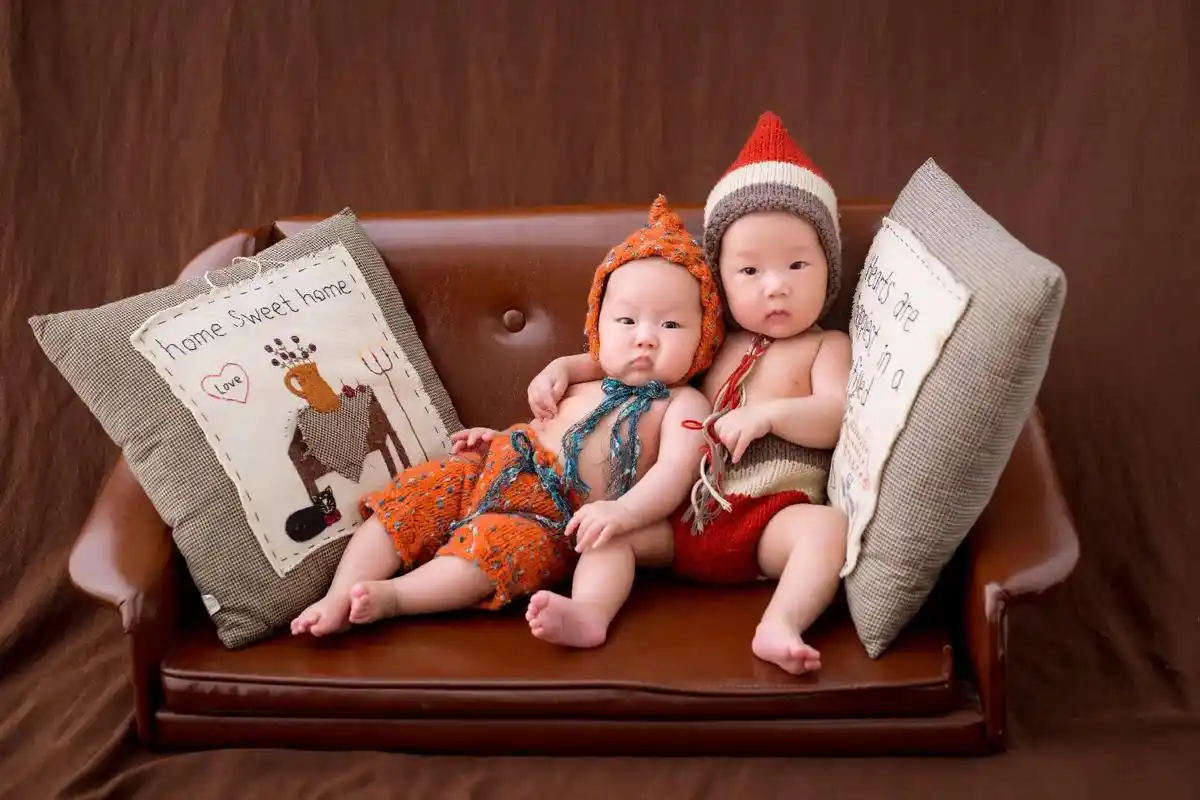 龙凤胎宝宝 #龙凤胎姐弟日常 没有冰墩墩  我有两个可爱的 - 抖音