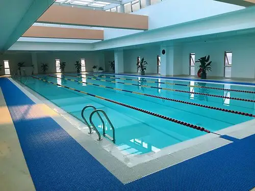 夏日何处去五星级泳池邀您来消暑