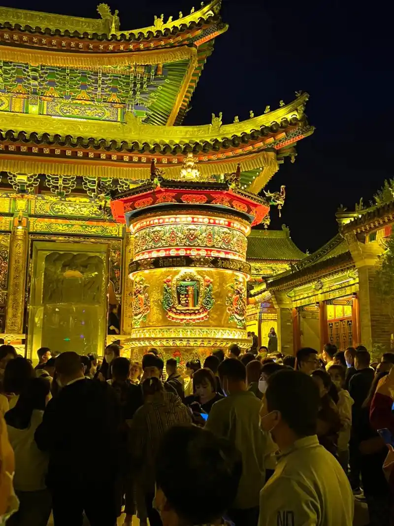 五台山祈福 #五爷庙有求必应 ,借来佛前三炷香,断我心中万 - 抖音