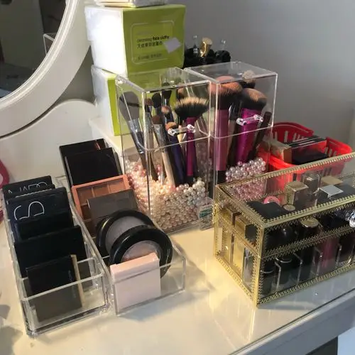 梳妆台一角_梳妆台_化妆品_家居家装_家居用品_小红书