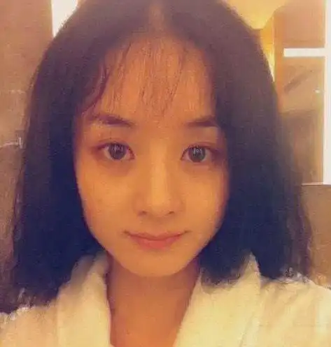 盘点赵丽颖没化妆的照片 女神赵丽颖素颜变化不明显
