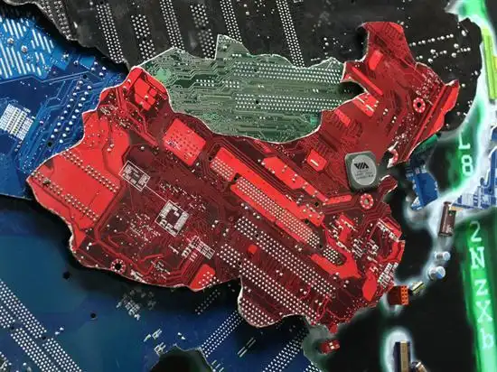 3个月的行为艺术废旧主板做世界地图