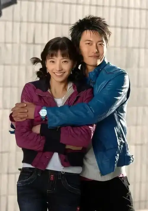 在熙的情况与中国明星形成了鲜明对比.