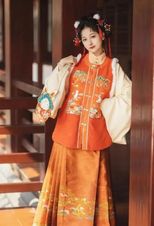 这些汉服喜庆又好看,过节穿正好|橙色|撞色|马甲|大红色|元宵节_网易
