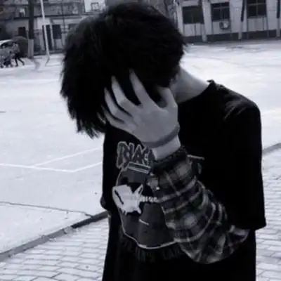 男生帅气孤独黑白头像 暖不了一颗伤感的心
