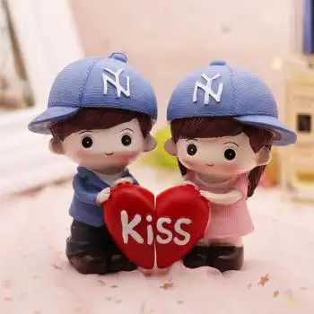 情侣娃娃摆件创意爱情一对可爱卡通公仔学生书桌面家居装饰品摆设b款