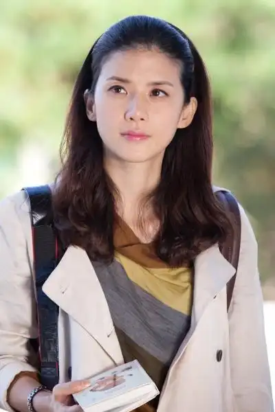 韩剧《爱情万万岁》剧照曝光 李宝英披婚纱 .新浪 .