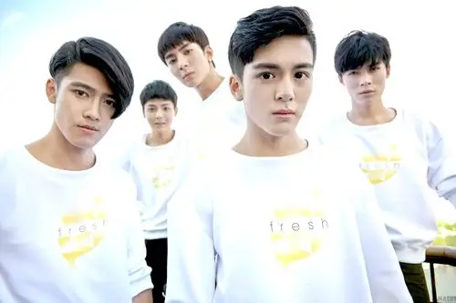 尚雯婕旗下正太团fresh极客少年团新歌首播