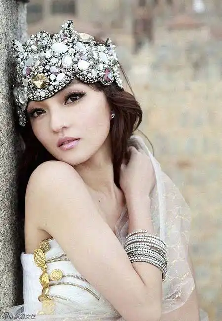 纯真乖巧的少女,从学校新大楼坠楼死亡,没有人知道真相居然是……人物