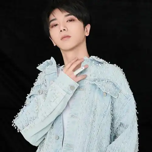 qq头像华晨宇帅气图片超清