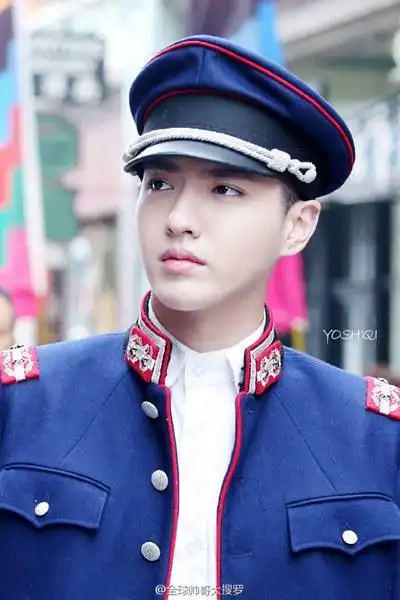 吴亦凡军装,帅爆!