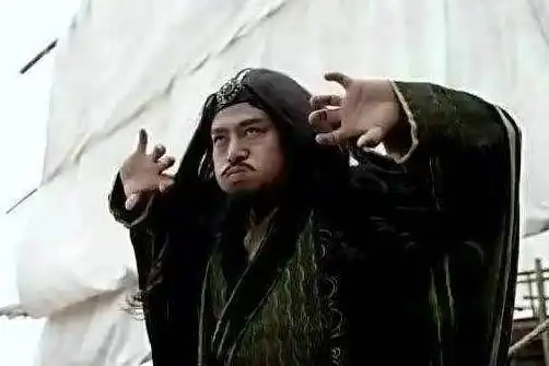 欧阳锋的蛤蟆功要趴在地上别人为什么不赶紧躲