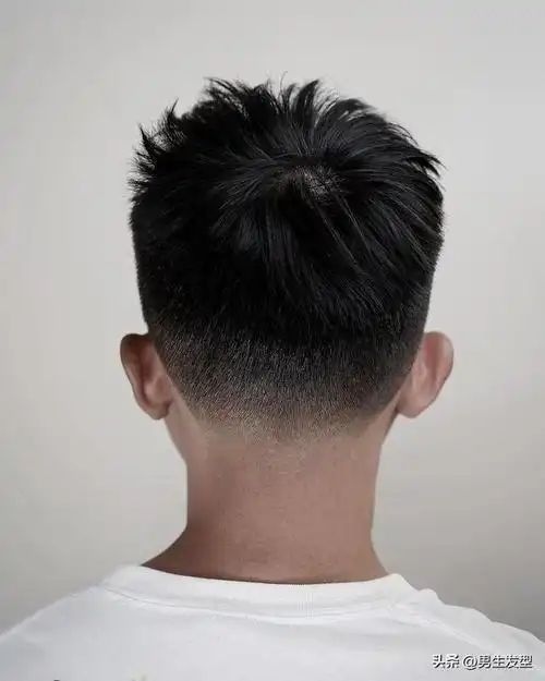 男生"两边铲短"发型适合所有人,这12款值得尝试,清爽又帅气