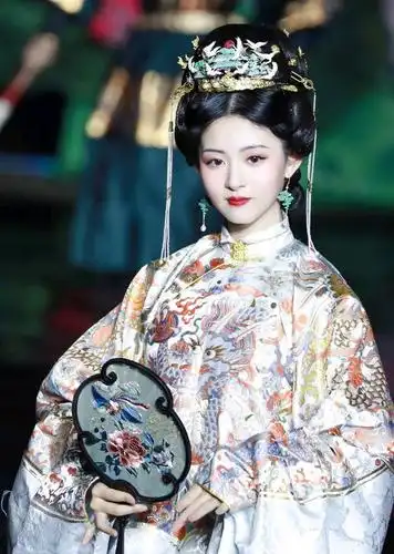 明代穿搭:雍容华贵,端庄大气