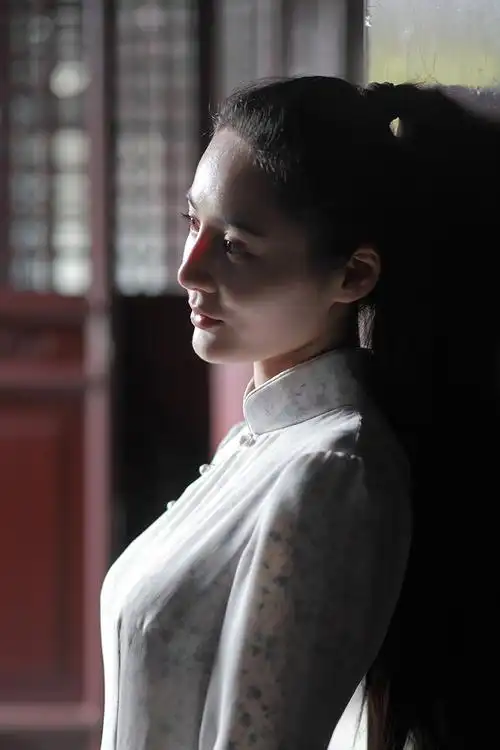 穿旗袍的美女 浓浓的古典情趣 ,绝代风华