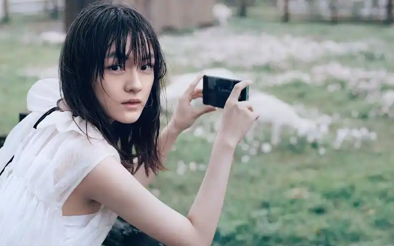 文淇夏日青空唯美高清桌面壁纸