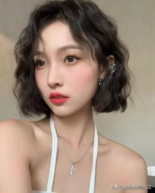 今年流行这3种"短烫发",时尚又减龄|短发|卷发|发型|碎发|刘海_网易