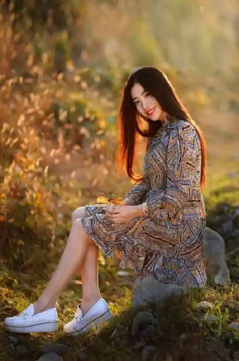 微博:@柚-儿   她毕业于长安大学,喜欢钢琴和旅游 .喜欢就点赞哦