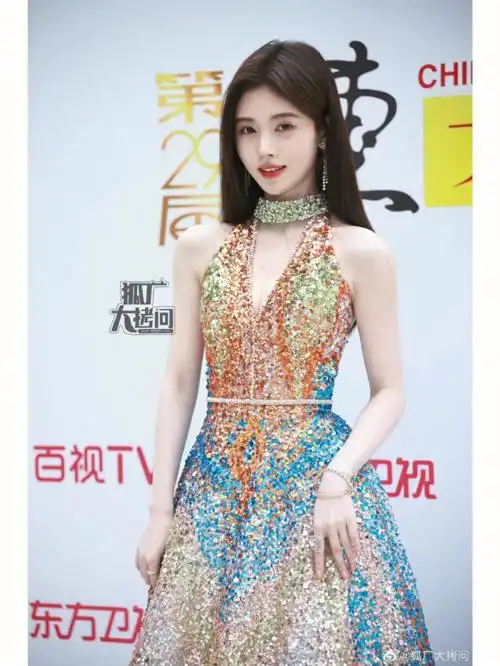 鞠婧祎|东方风云榜红毯生图96