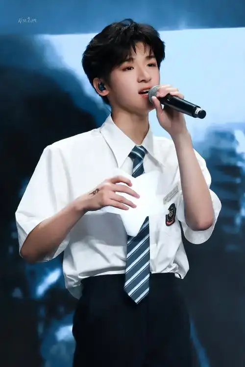 张峻豪 玩转舞台实力ace##tf家族三代演唱会##今日星拍放送