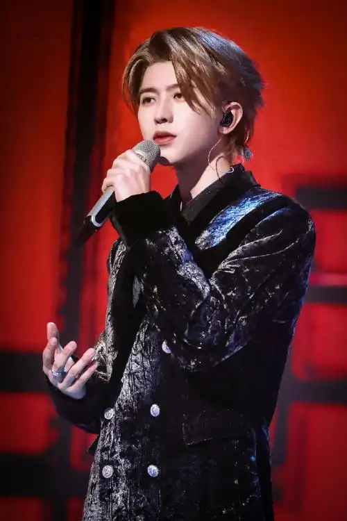 黑丝绒金发贵公子蔡徐坤97#蔡徐坤默片国风舞台