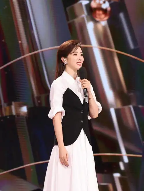 央视主持人李思思injoomilim