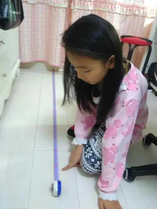 刘文瑛测量房间长度