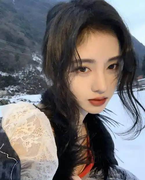 鞠婧祎写真合集靓丽甜美的小女星