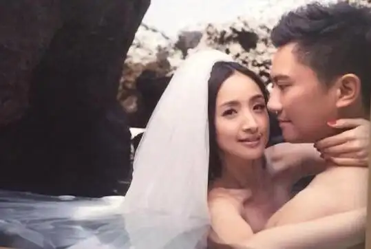 林依晨出嫁摆伞阵 婚照露肩"沐浴爱河"