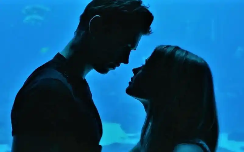 after之后小狼狗男主看到女主的小奶狗男友自己和自己闹别扭