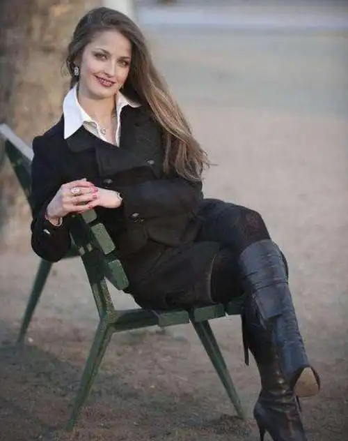 她们是卡扎菲的女保镖,入选必须满足3个条件,现如今怎样了?