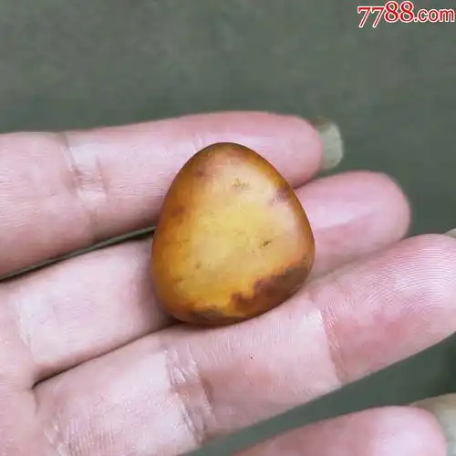 和田玉黄皮仔料原石