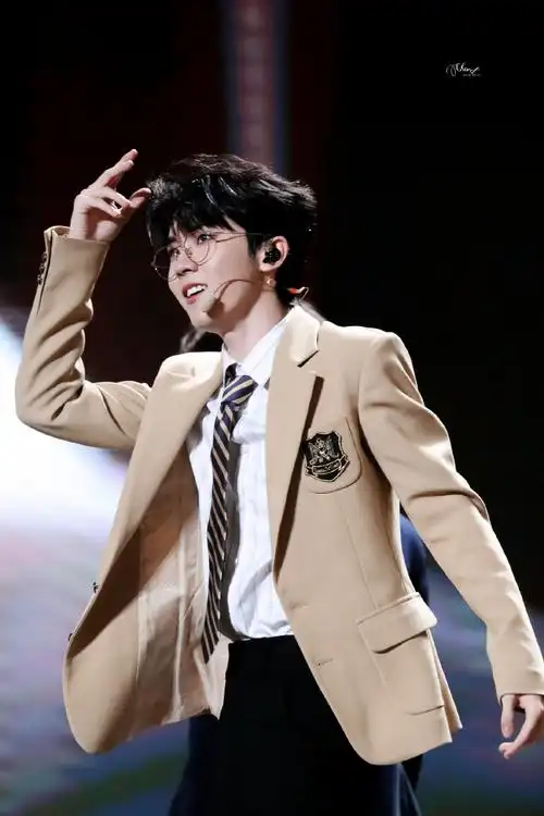 马嘉祺叁重楼暨出道四周年演唱会