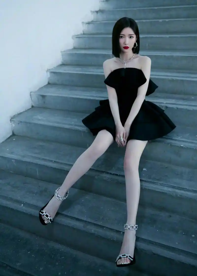 毛晓彤美腿玉足合集,小脚丫真漂亮[色]