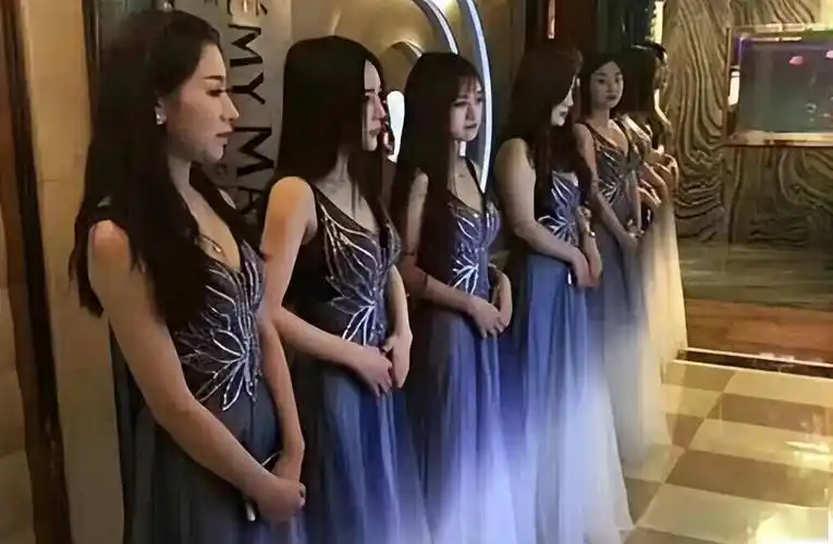 高校招聘会惊现"ktv公主"岗位,学生感觉被羞辱,校方回应_相关_企业