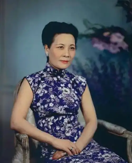 宋庆龄病逝后,邀宋美龄回国奔丧,她却表示:骨肉虽亲,大道为重