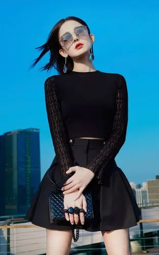 古力娜扎黑色系穿搭美图