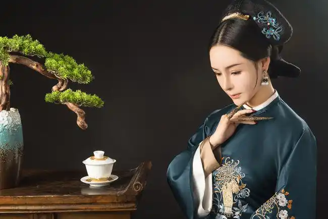 宅男女神王乙帆接受香港东方日报的专访 稳稳的步子有自己的节奏