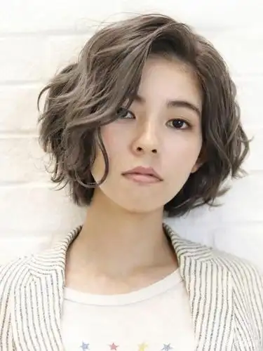 女人选对发型才美,11款适合中年女性的发型,洋气减龄