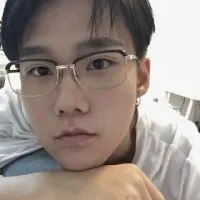 戴眼镜的斯文败类痞气十足微信头像男生成熟稳重-男生头像 - 壁纸之家