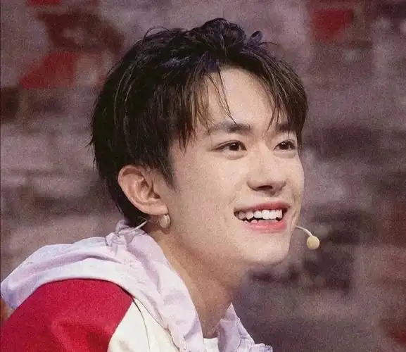 易烊千玺头像来啦好可爱6177611616